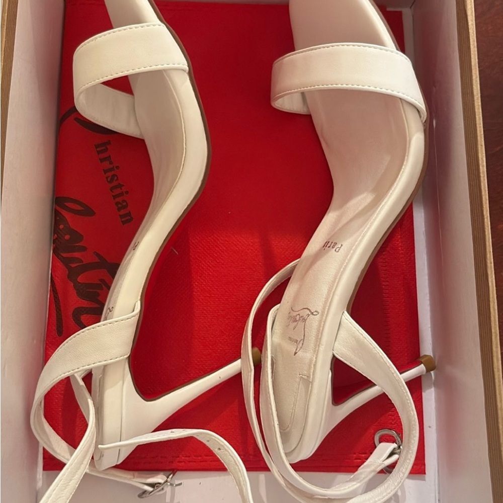 Christian Louboutin Women's red bottoms heels